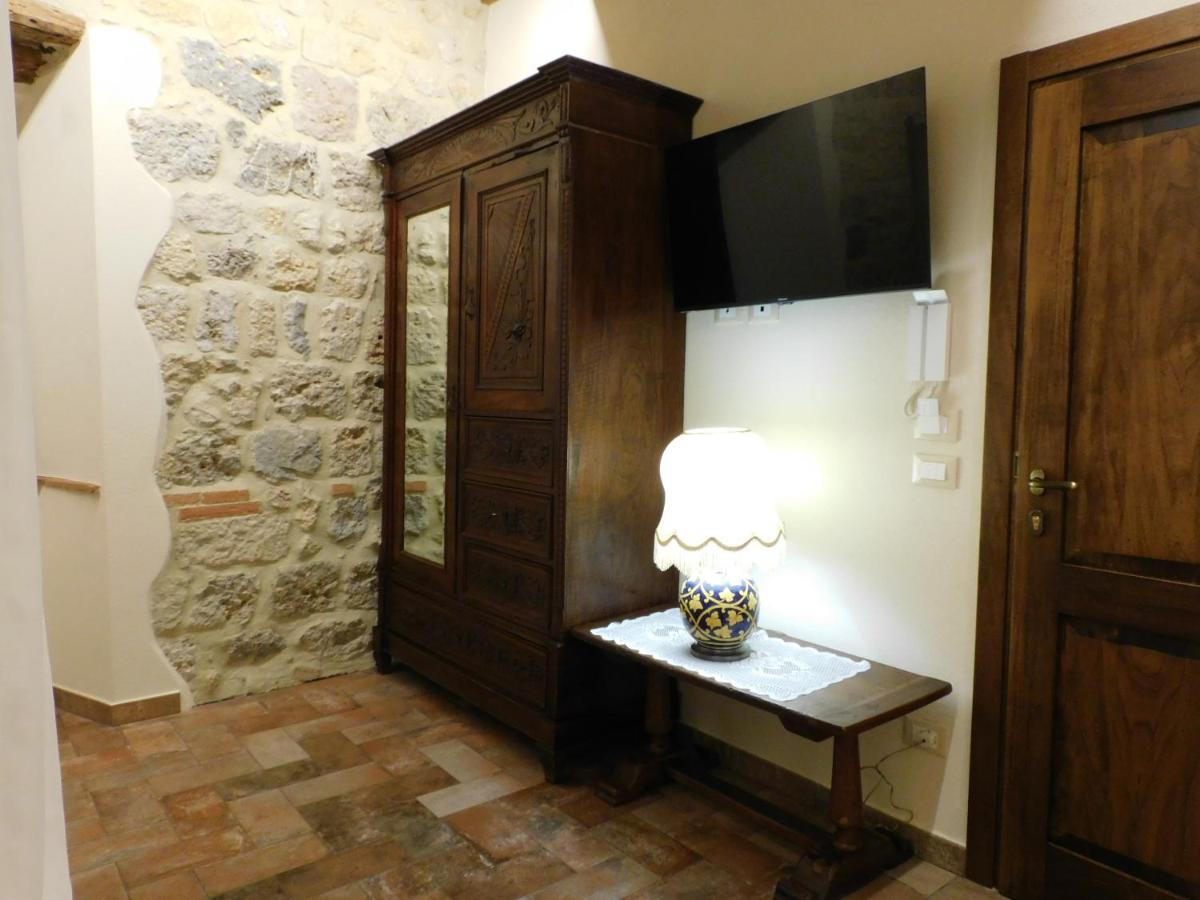 מלון מונטריג'יוני Sognare Nel Castello מראה חיצוני תמונה